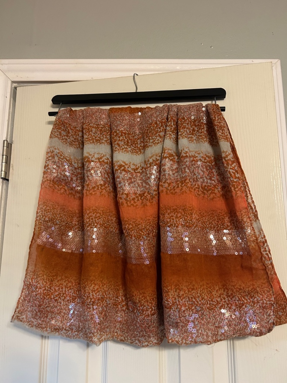 ✏️3/$20 🧩3/$30 BCBGeneration orange teal infinity sequin scarf